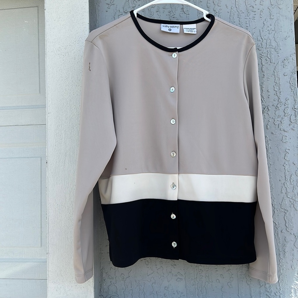 Kathy Ireland Medium top